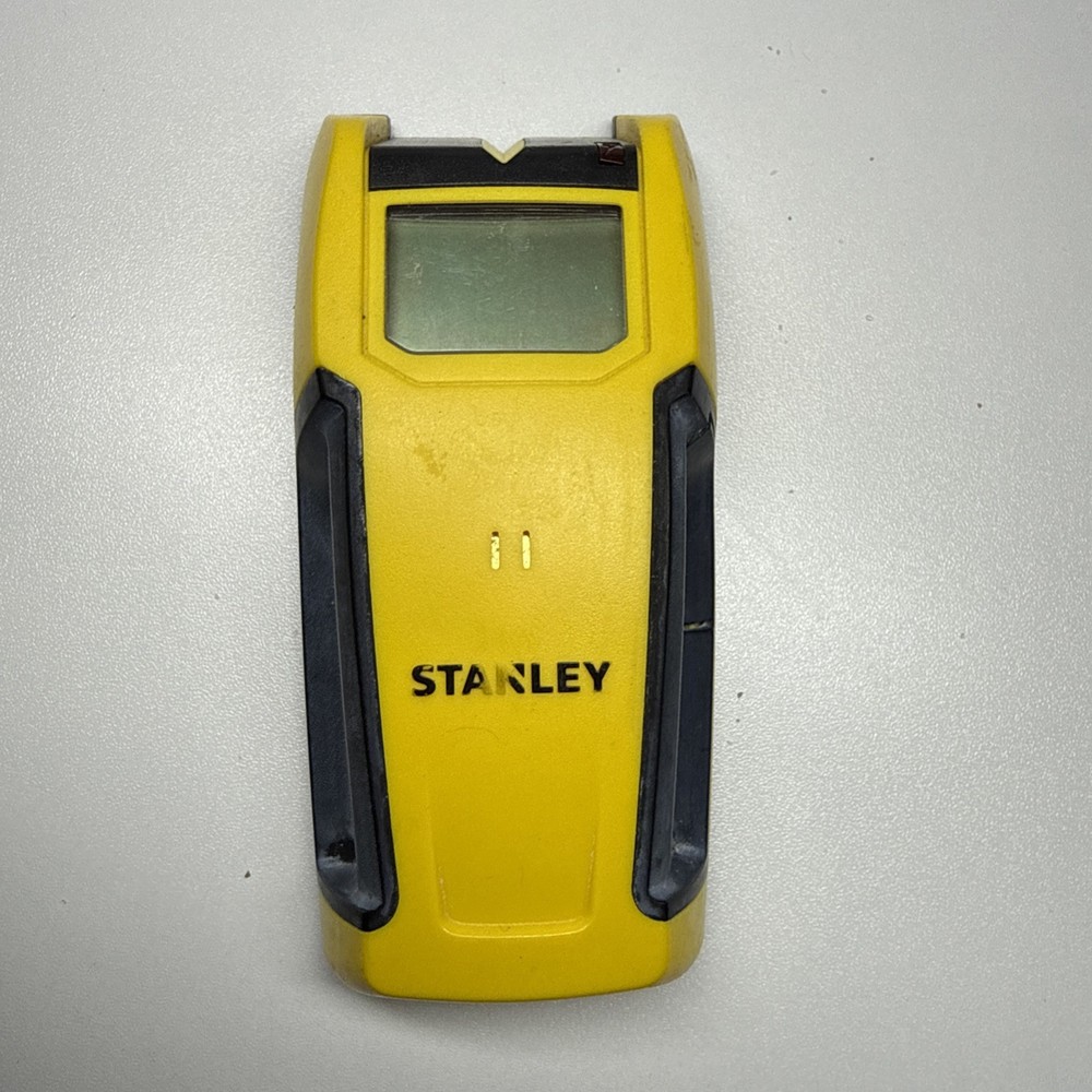 Stanley STHT77406 handheld Stud Sensor/AC Detector Ylw Backlit Digital Display