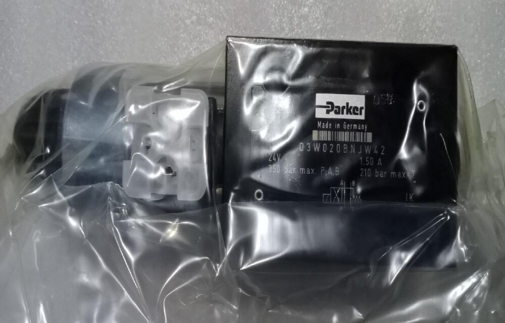 1PC New Parker D3W020BNJW42 Solenoid Valve DHL Expedited Shipping