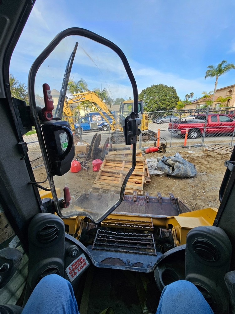 2018 CATERPILLAR 262D skidsteer loader enclosed cab