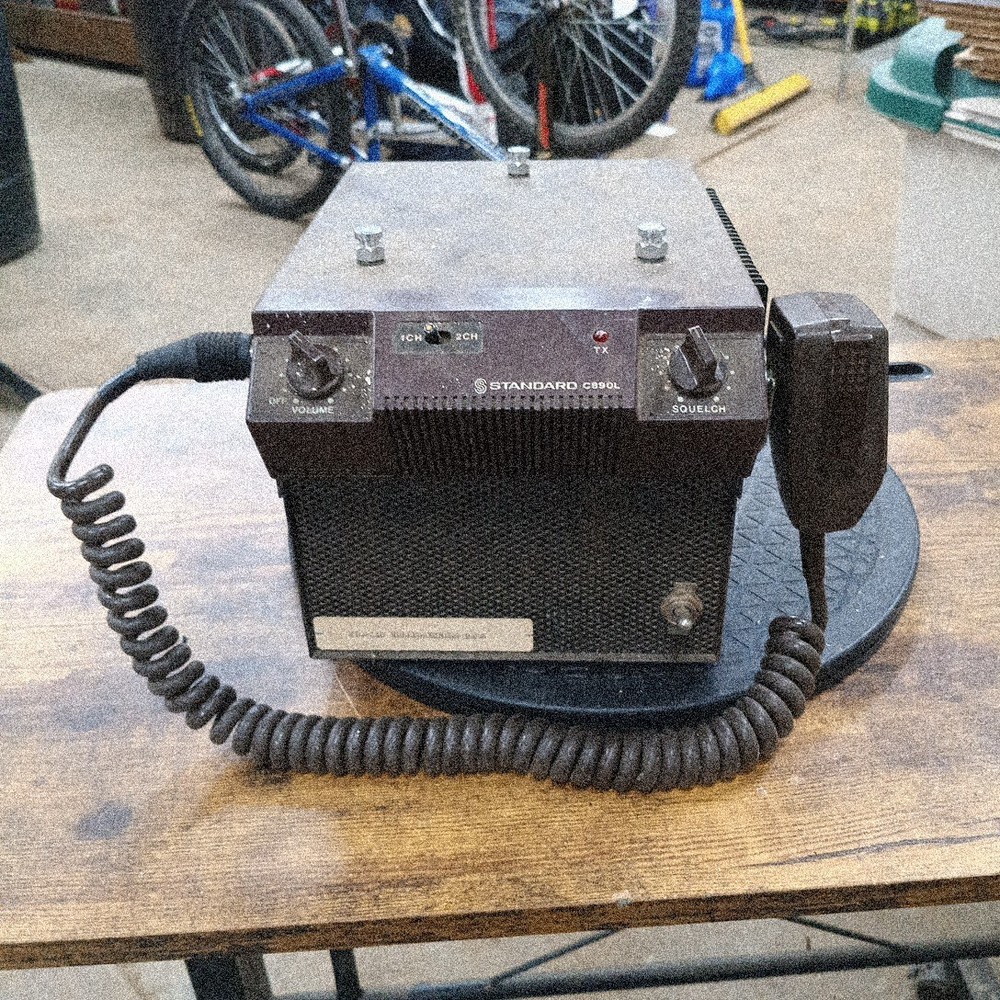 Standard c890L Radio With Speaker Untested