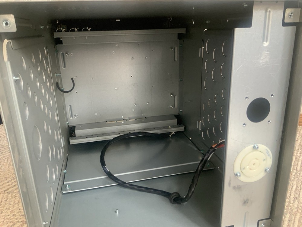 APC InfraStruXure Rack Mount Power Distrubution Panel Box 0M-2797