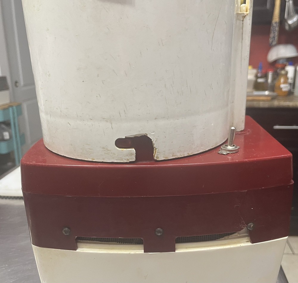 Robot Coupe R2 Processor , Tested includes bowl & two blades