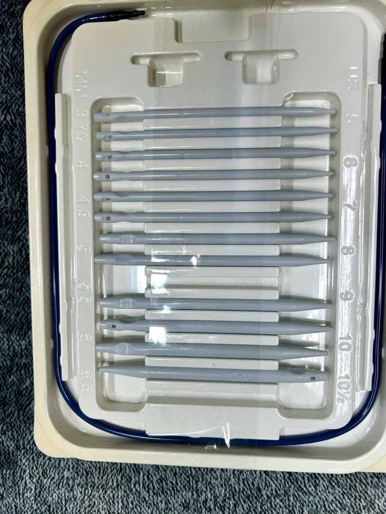 Vintage Denise Interchangeable Knitting Needles Set Blue Box ( incomplete) (E7)
