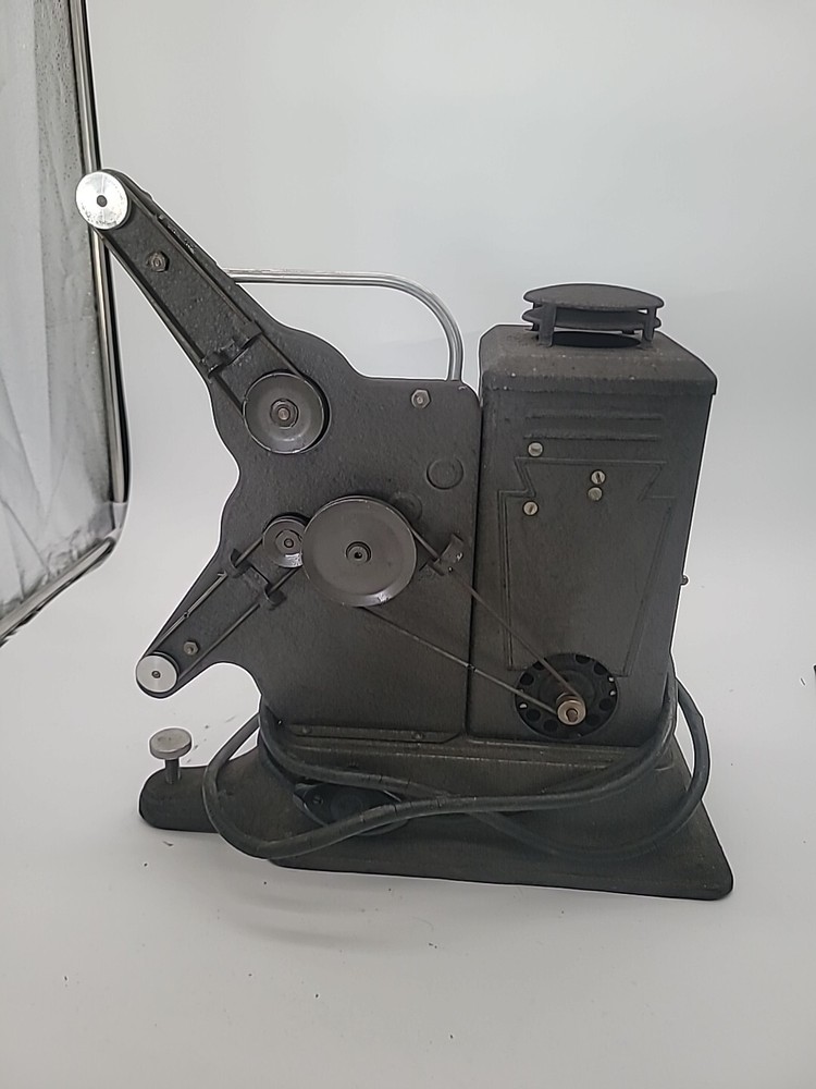 Vintage Keystone Model D-8 8MM Projector