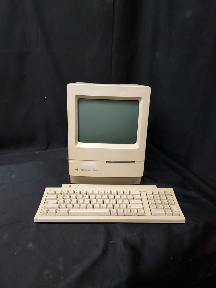1991 Apple Macintosh Classic M0420 w/ Keyboard - Untested No Cords Might Work ?