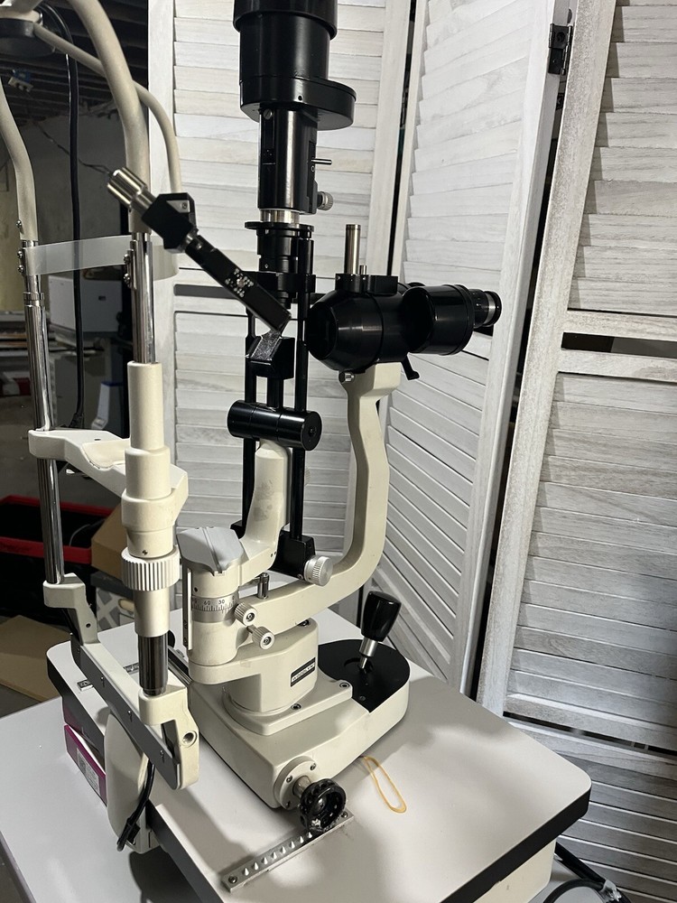 Woodlyn Slit lamp Topcon optics good Function