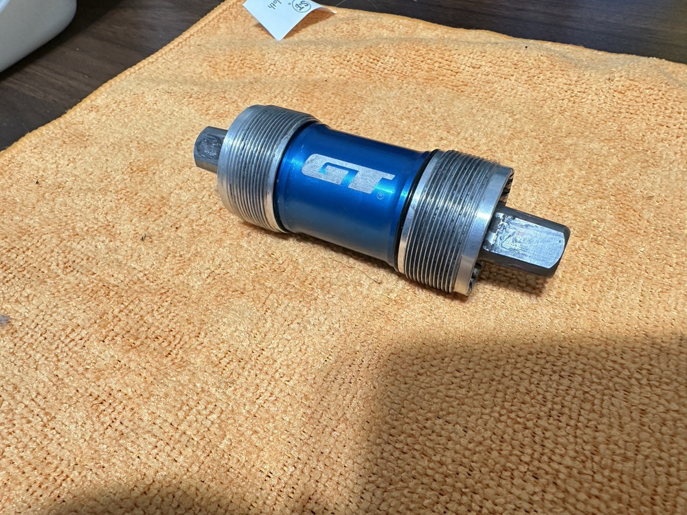 1990 GT Titan 68mm square taper bottom bracket
