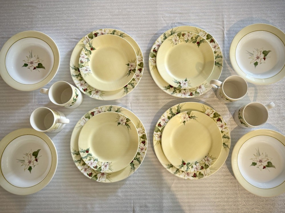 Corelle Winter Harmony Collection: 12-Piece Dinner Set