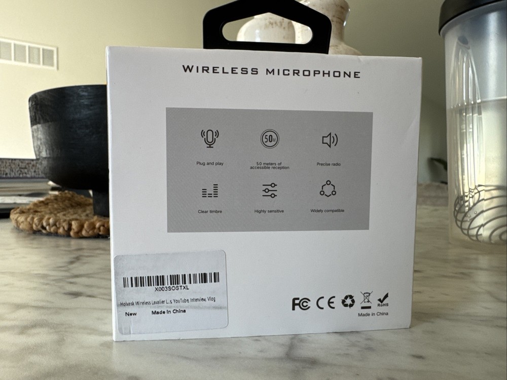 Wireless Lavalier Microphones for iPhone Adaptive Noise Cancellation