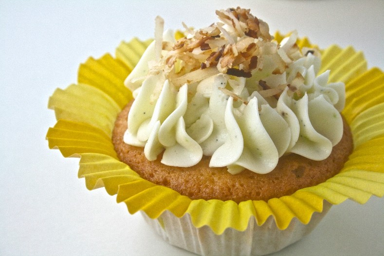 4 oz Candle Scent Oil-VANILLA COCONUT