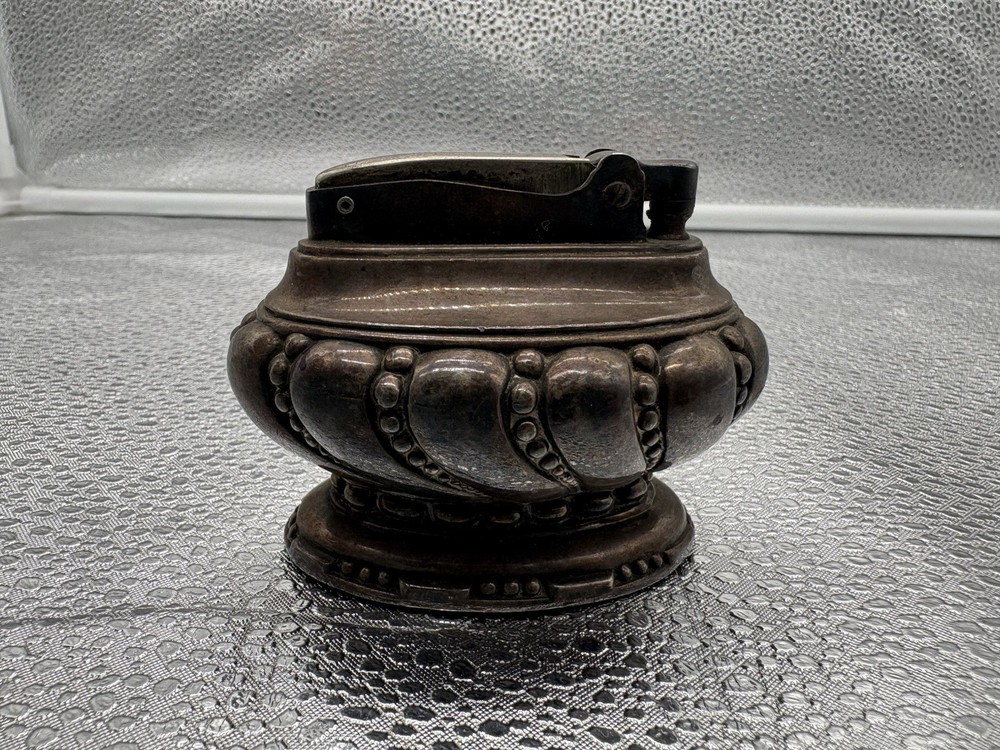 Vintage 1950's Ronson "Crown" Silver Plated Table Lighter