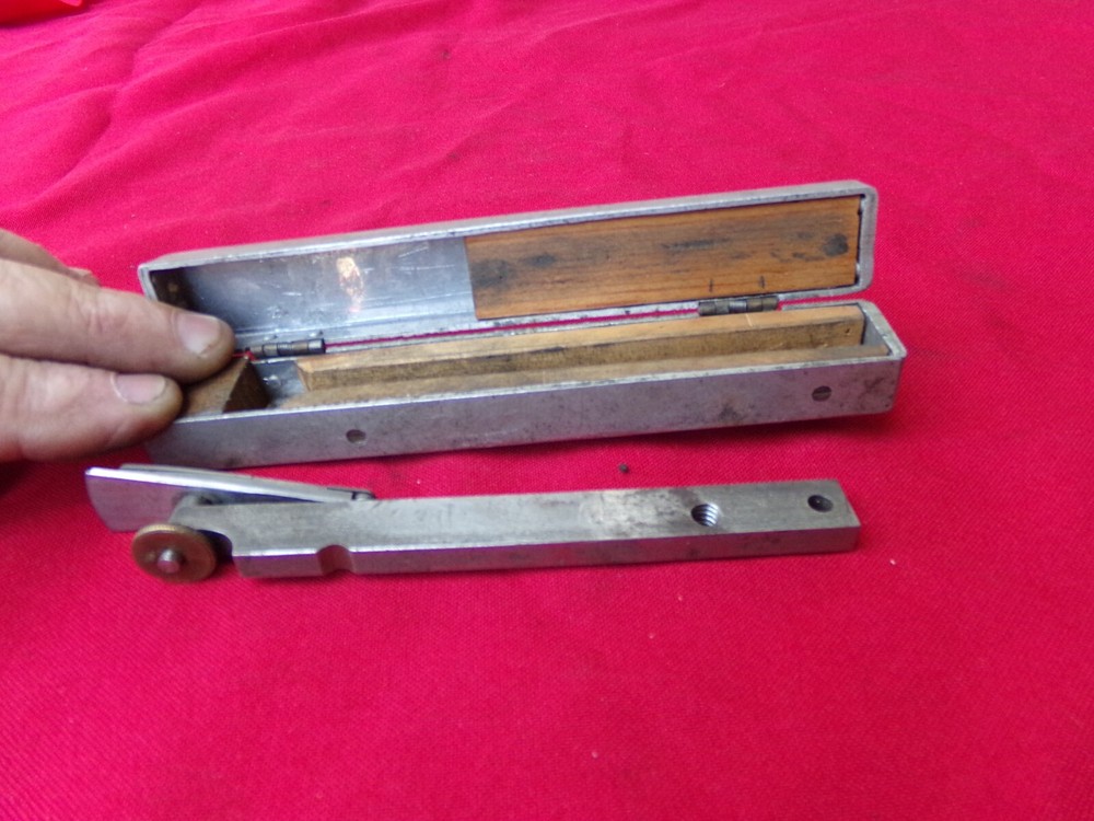 DOUBLE SCALE TEST INDICATOR VINTAGE MACHINIST TOOLS W/ CASE NICE