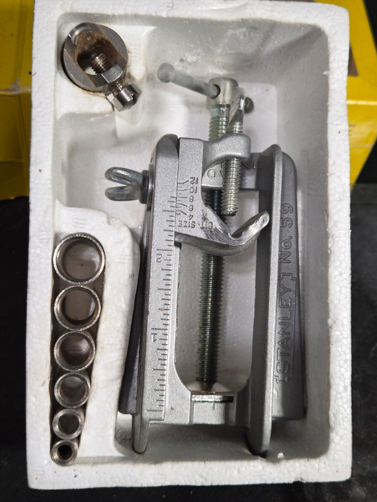 Stanley Doweling Jig 59 04-059 with box