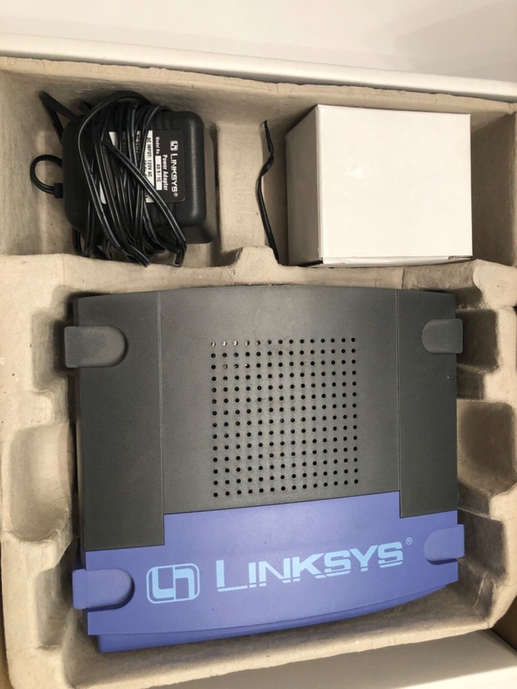 Linksys EtherFast Cable/DSL Router 4-Port 10/100 Switch - Model BEFSR42 V.2