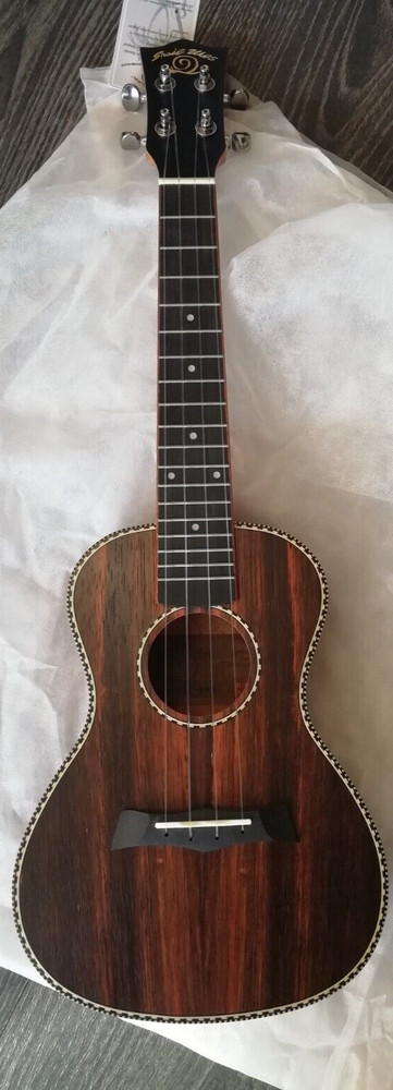 Snail Concert Ukulele Ebony UKC-E498