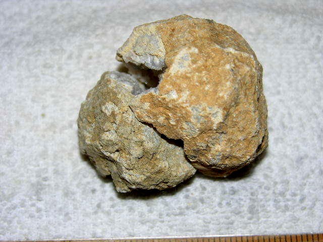 Geode pair opened with crystal centers 2.5 inch G75