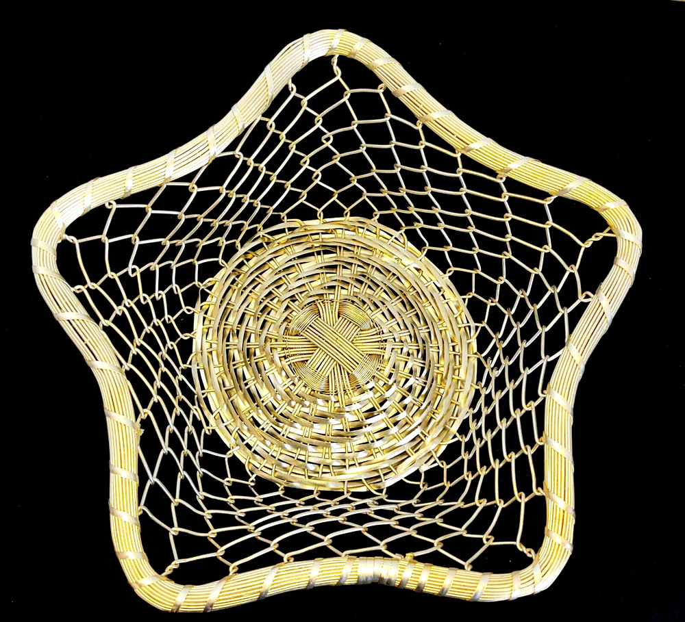 STAR METAL BASKET