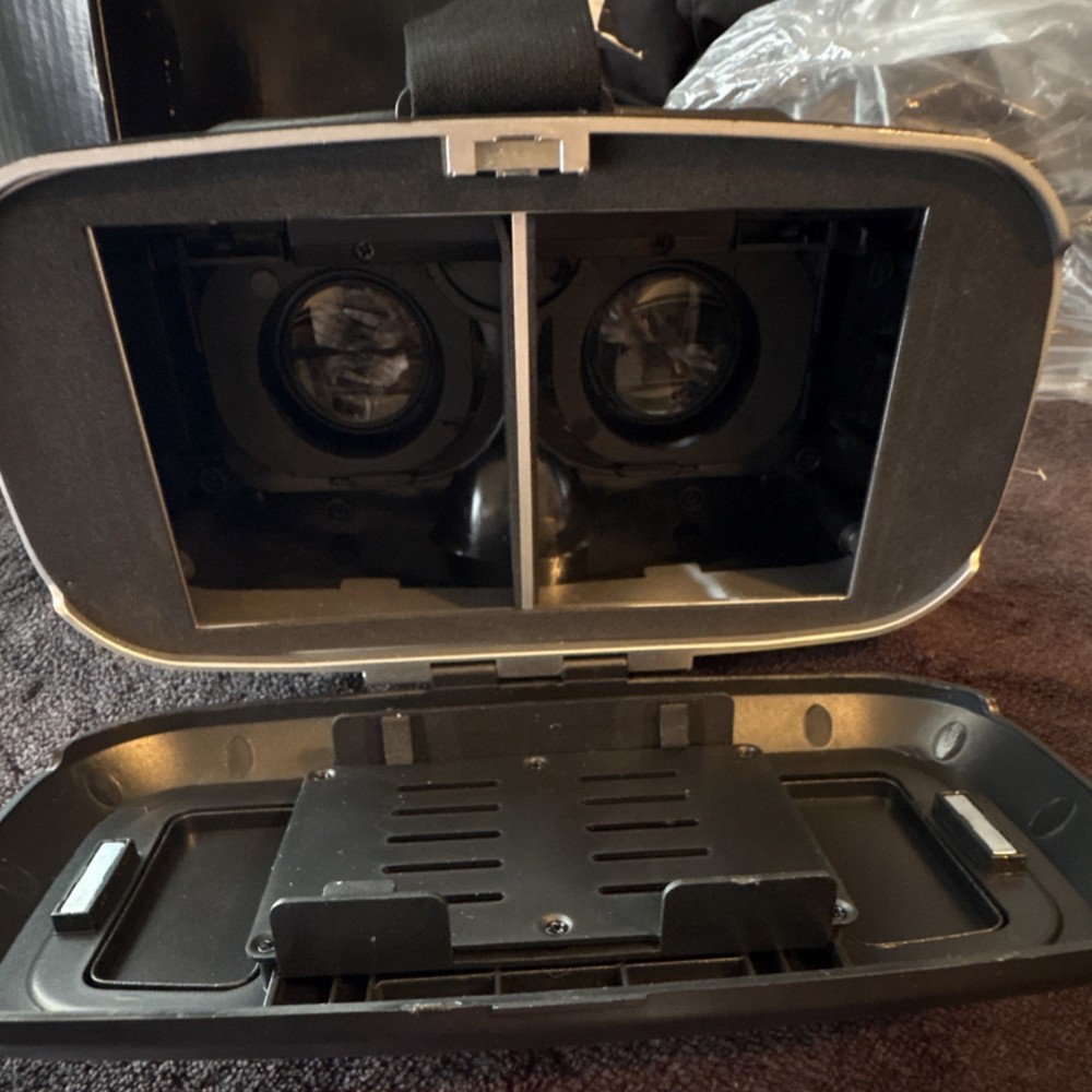 Virtual Reality Glasses Smartphone VR Headset Black Plastic Open Box: Leelbox