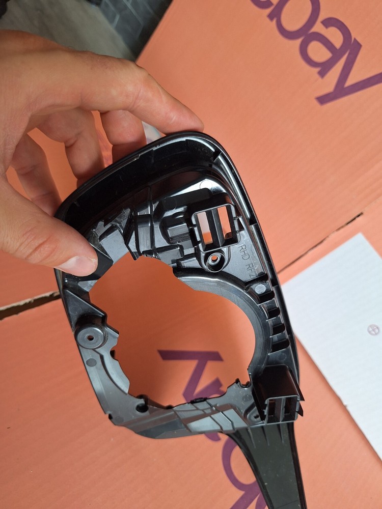 BMW M3 G81 Touring 2020 - on going Right Side Wing Mirror Frame Bracket