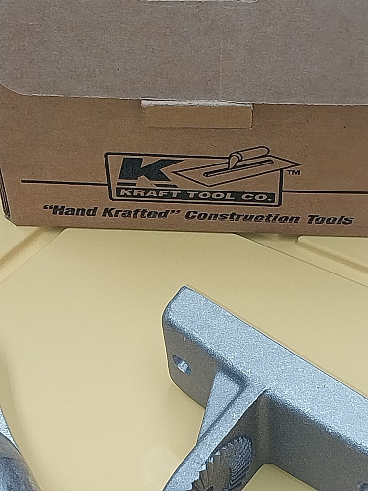 Kraft Tool Concrete Bull Float Bracket 2-Bolt Accepts Threaded Handles