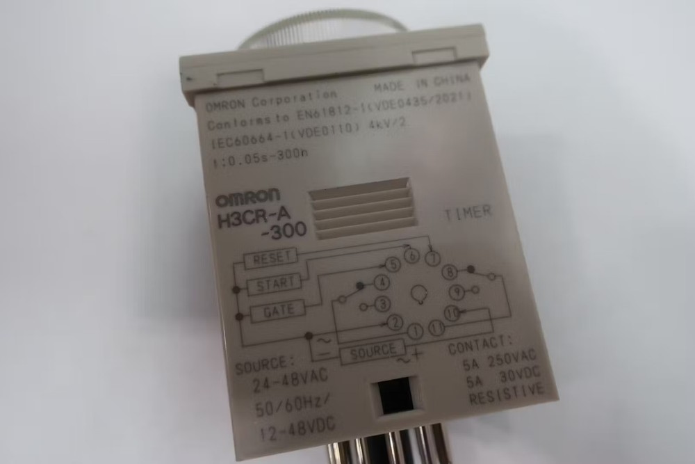 Omron H3CR-A-300 Timer 24-48v-ac