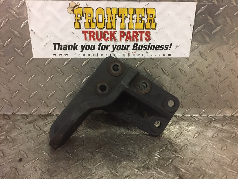Isuzu Engine Mount 15988715 (548-11296)