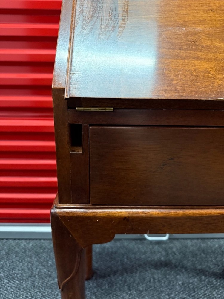 COL. WILLIAMSBURG SLANT FRONT DESK BY STICKLEY