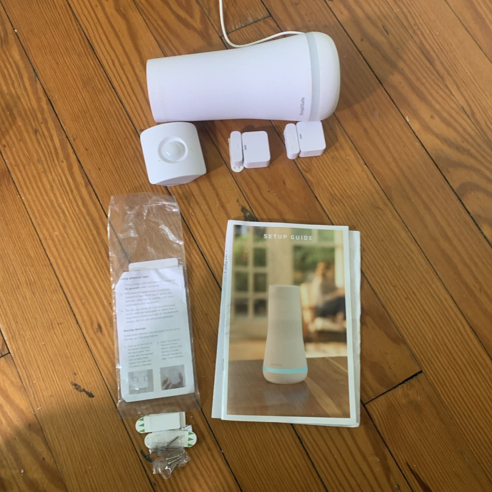 Simply Safe Security System- missing keypad and smoke detector.