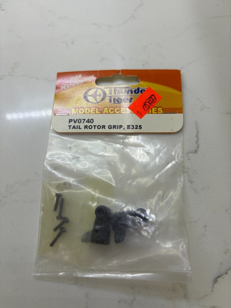 NEW !!!!THUNDER TIGER PV0740 TAIL ROTOR GRIP,E325!!!!!!