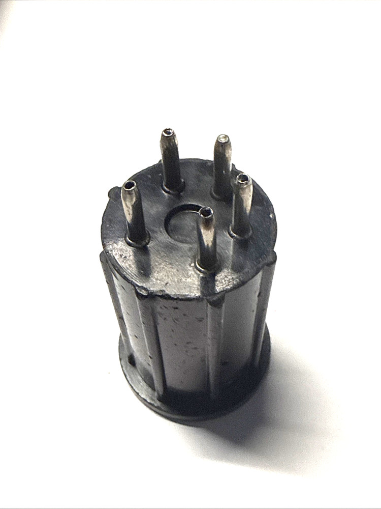 5 pin plug-in coil form USED BLACK