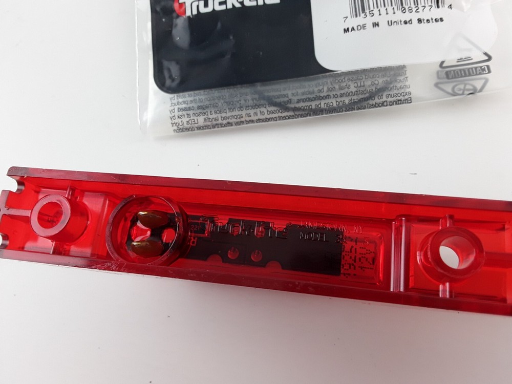Marker Red Clearance Light LED Rectangular 12V TRUCK-LITE 35200R3 - 35 Series
