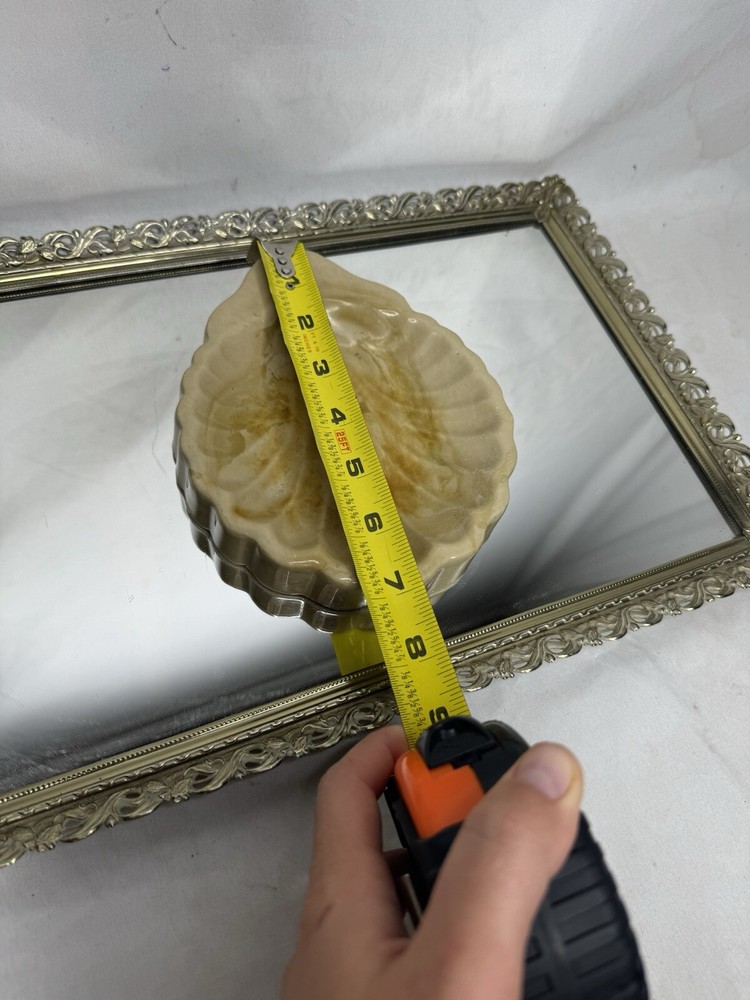 Vintage Cream Swirl shell soap dish