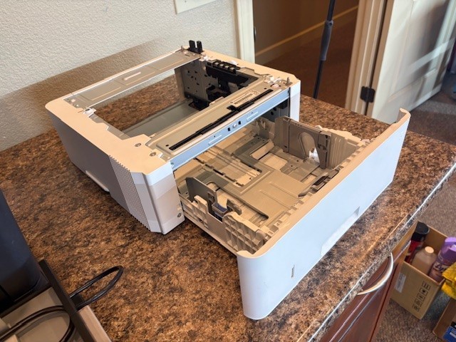 HP D9P29A LaserJet Pro 550-sheet Feeder Tray - White
