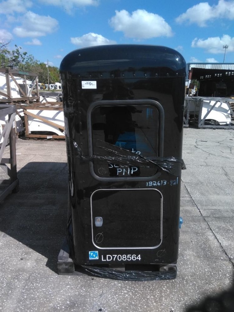 Replaces PETERBILT 567 SLEEPER , FL