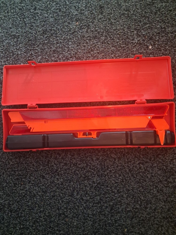 Sate-Lite Auto Safe Safety Triangle