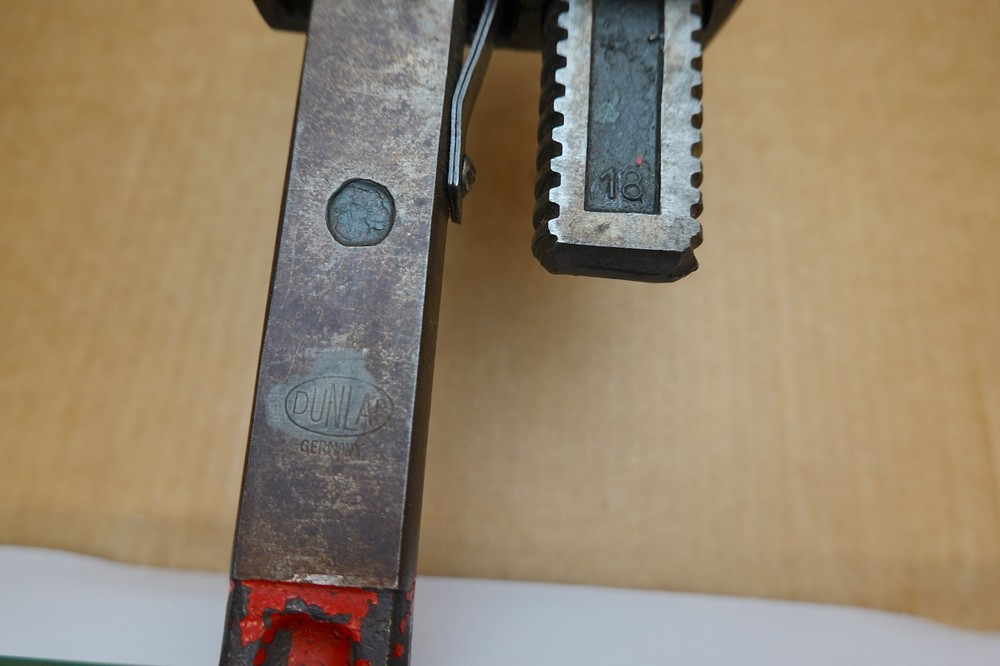 DUNLAP 18" PIPE WRENCH . MADE IN GERMANY