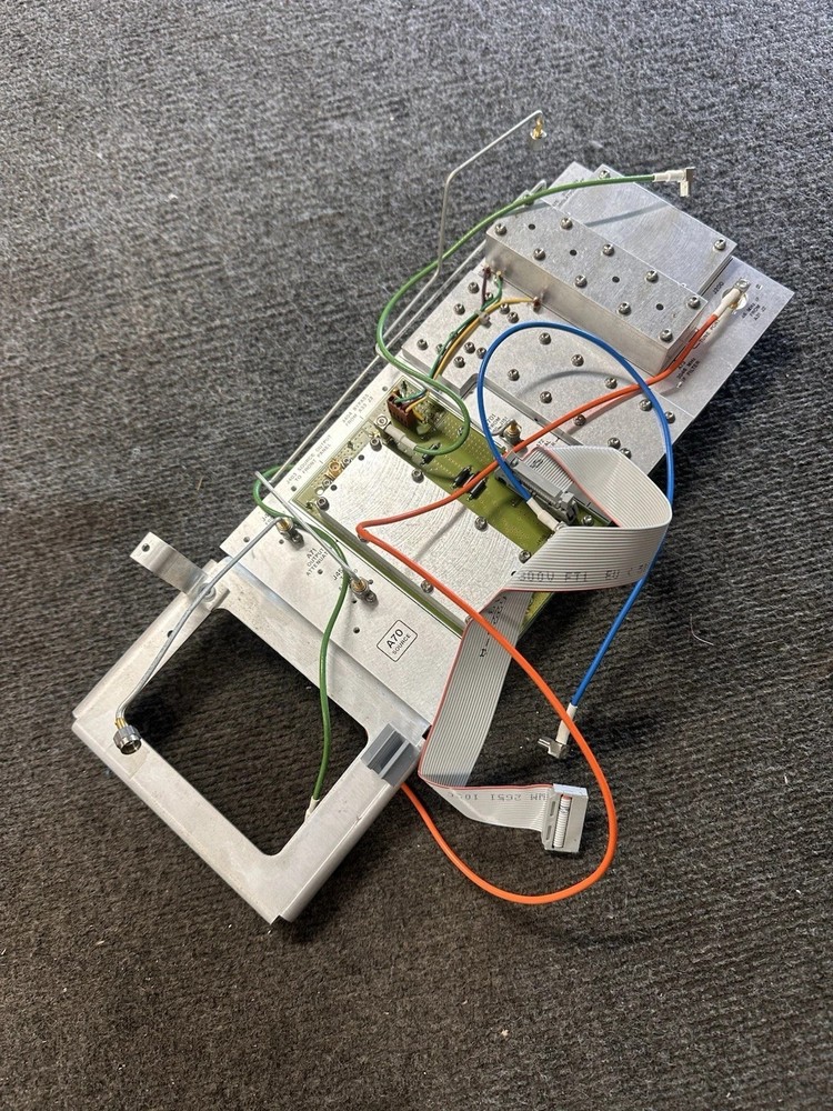 Agilent HP 89441A Analyzer A70 Source Module