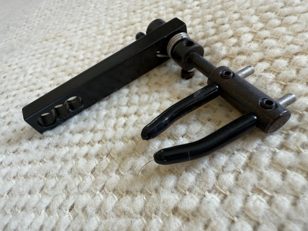 Dual Prong Archery Flipper Rest