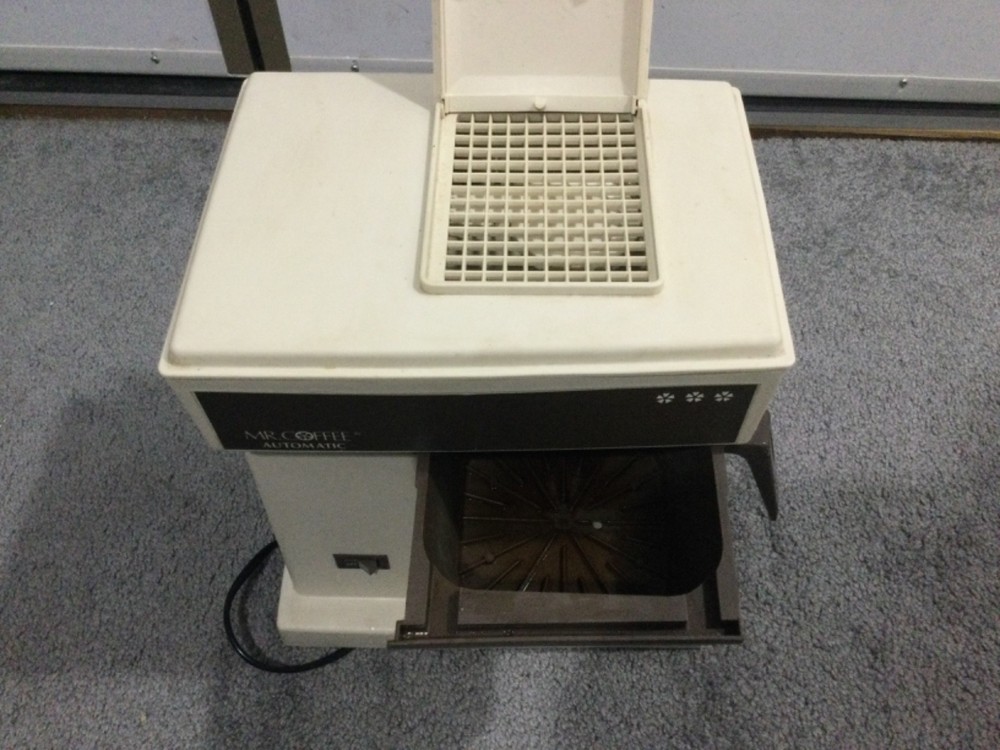 Vintage Mr. Coffee Maker Automatic 10 Cup Model SR-10 Tested 3*14*26