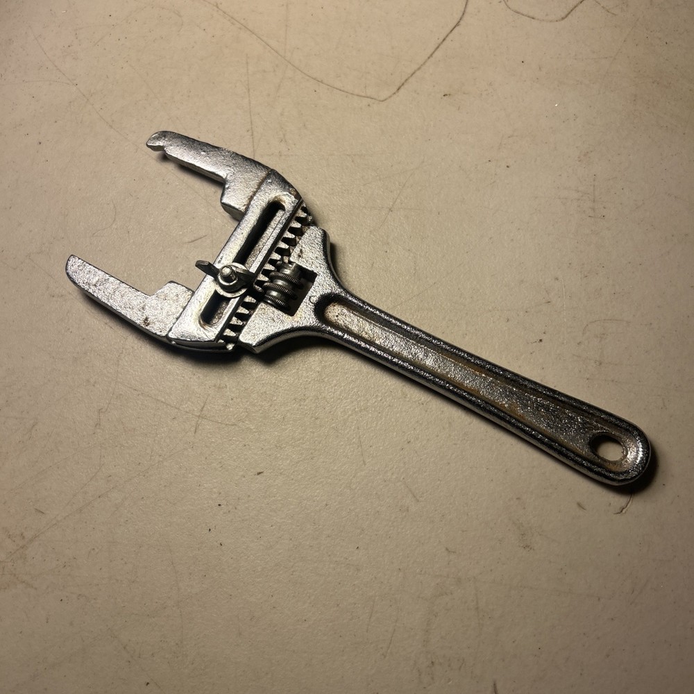 SLIP AND LOCK NUT WRENCH 10"