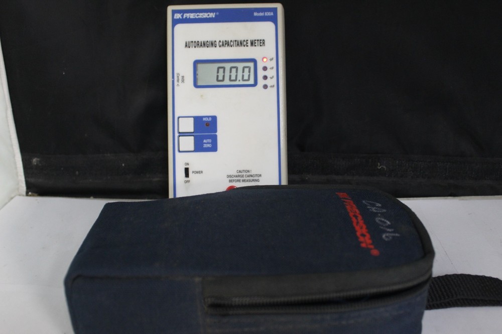 BK PRECISION Model  830A AUTORANGING CAPACITANCE METER w/ Case