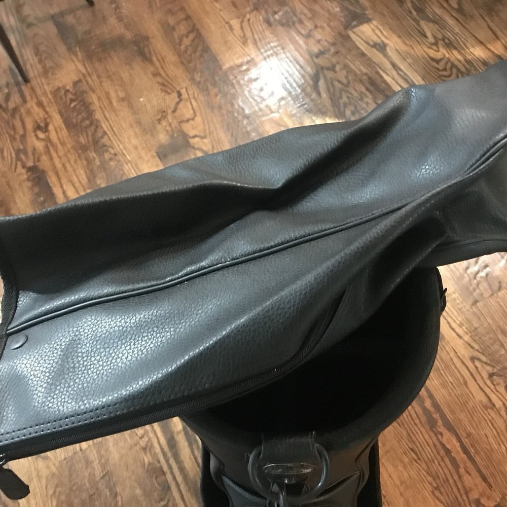 Ping Golf Bag/Pre-Owned Good Condition
