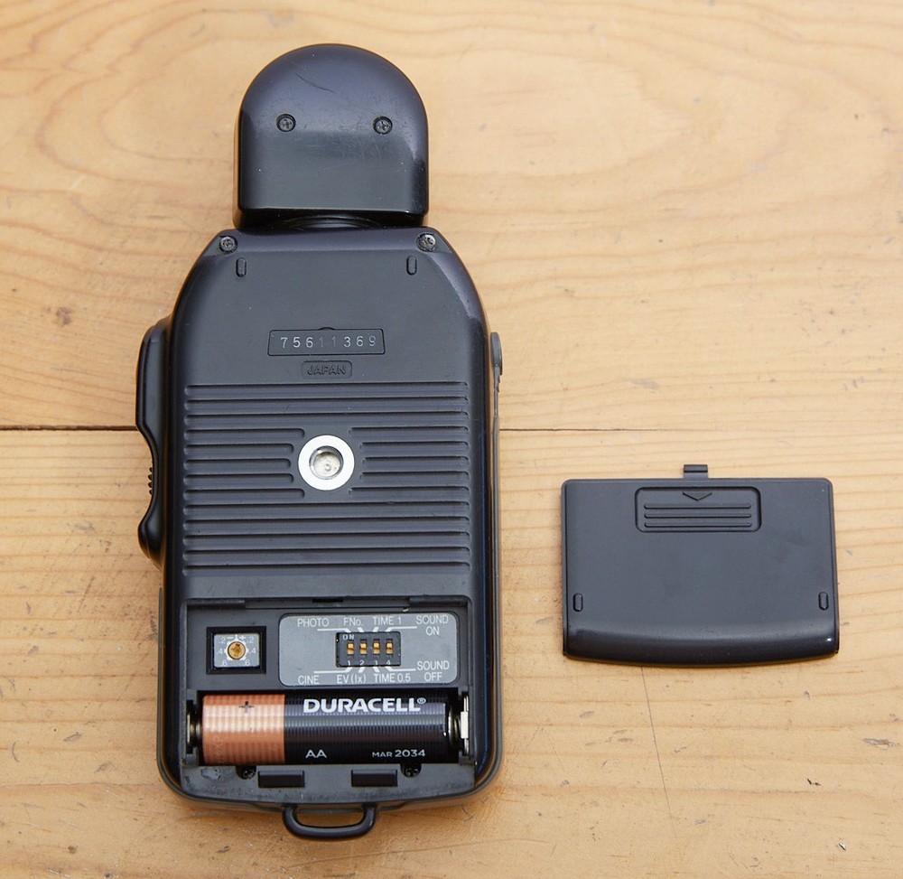 Minolta Auto Meter V F with Spherical Diffuser (Ambient/Flash) with Dome & Strap