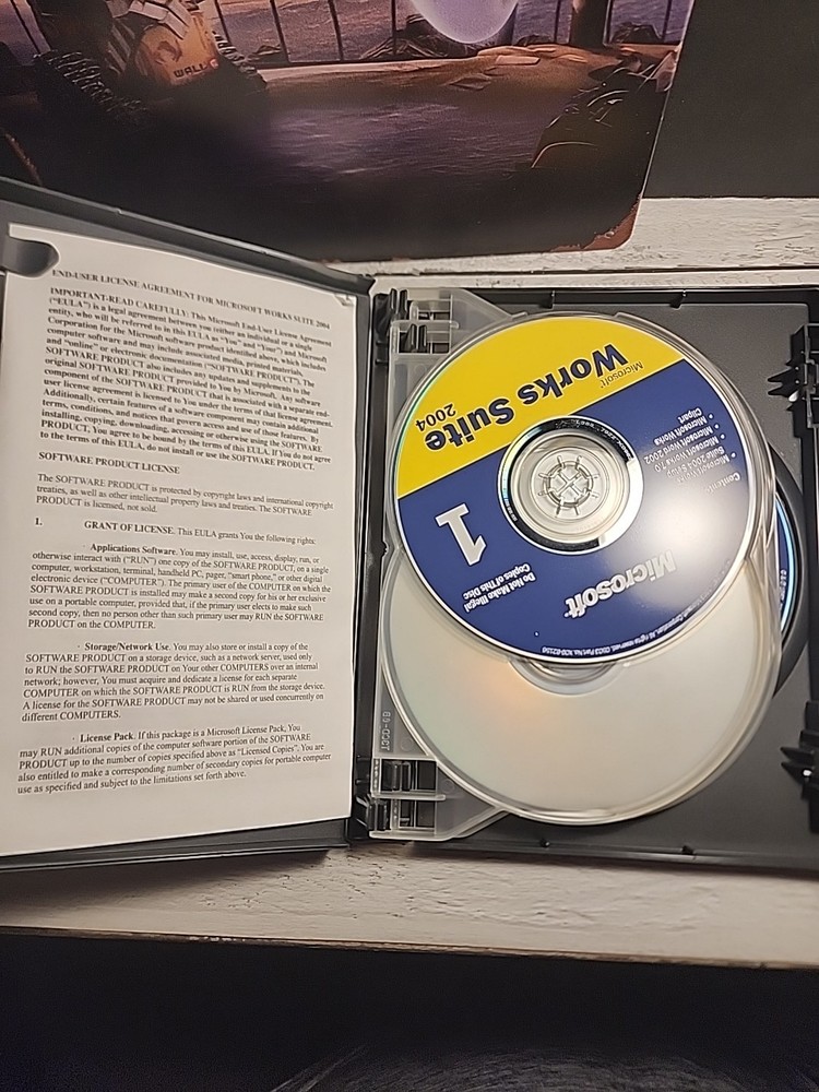 Microsoft Works Suite 2004 PC Software 5 disc and Key - Used Item