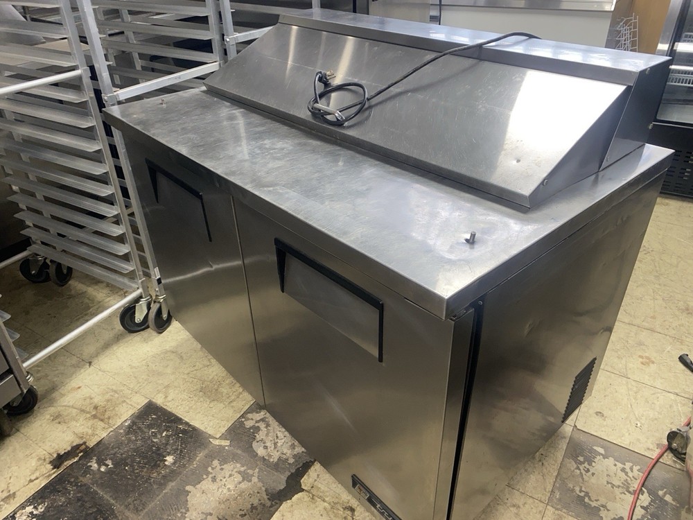 True 2 Dr., 4’ Sandwich Prep Table, Runs Great!