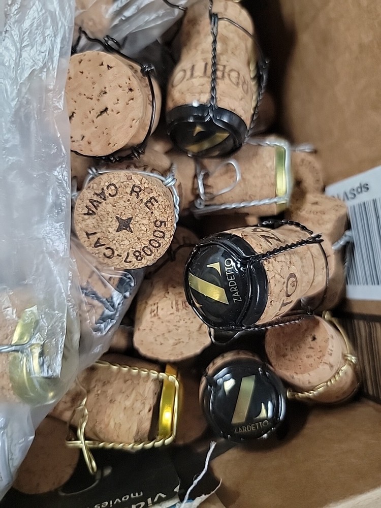 Assorted Large Corks for Crafts, DIY Projects, Wine, Beer Etc