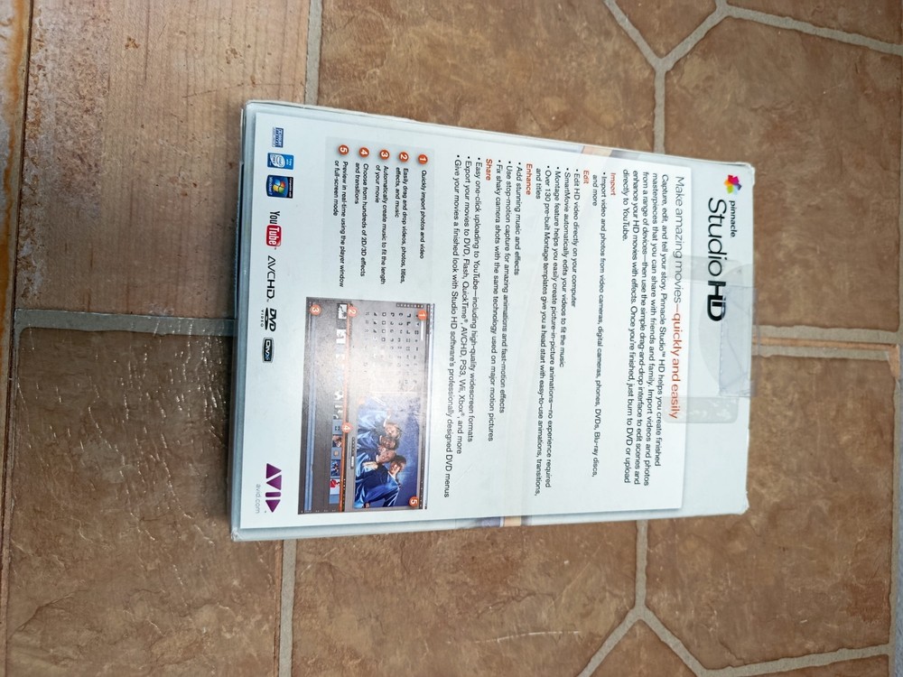 Pinnacle Studio HD Version 14 DVD w/ Scorefitter