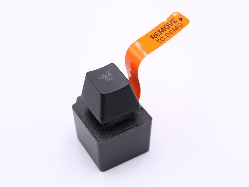 Razer Chroma Keycap Keychain - Orange Switch Tester