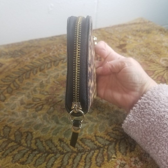 Stella & Dot leopard animal print wristlet wallet