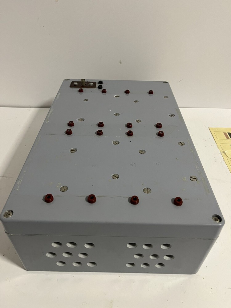 Resistance deca box for calibration and test